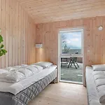 בית נופש Stunning In Aakirkeby With Wifi