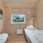Stunning In Aakirkeby With Wifi Vester Somarken