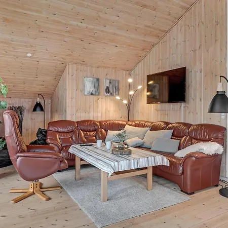 Stunning In Aakirkeby With Wifi بيت للعطل Vester Somarken