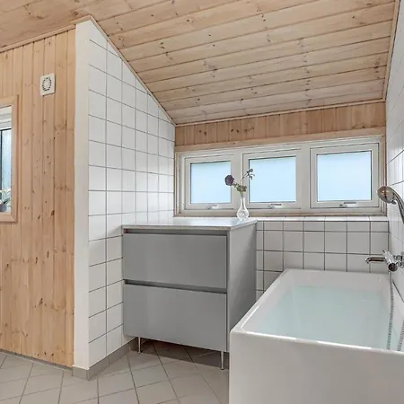 Stunning In Aakirkeby With Wifi Feriehus